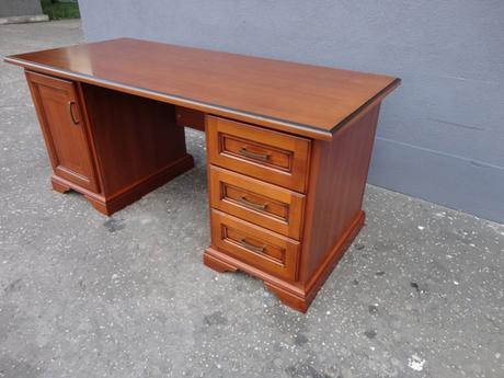 Kancelársky drevený stôl, 