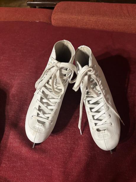 Dievčenské korčule 39/40, 39