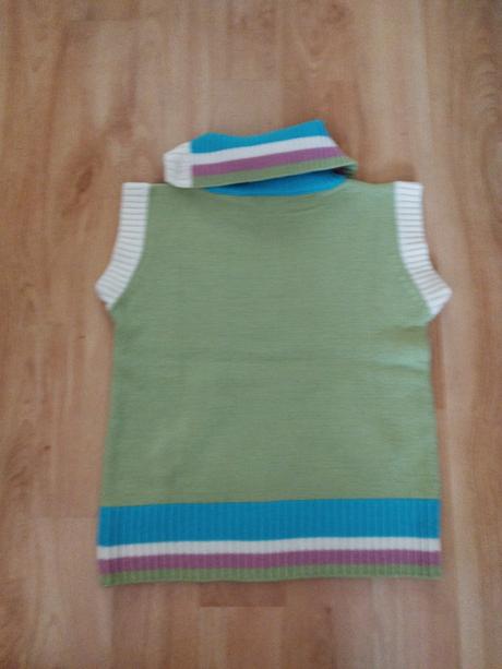 Pletená vesta s rolákom, 128