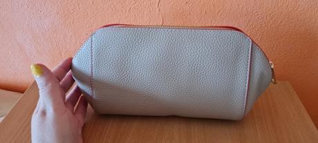 3 púzdra kozmetické, 