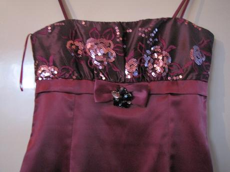 Fialove satenove saty, 40