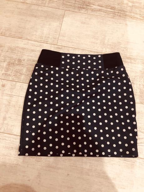 Bodkovaná sukňa stradivarius, stradivarius,m