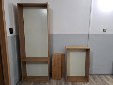 Regaly, knižnica,