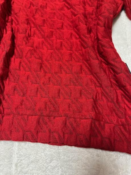 Tmavočervený top s 3d vzorom zn. magenta, l / m