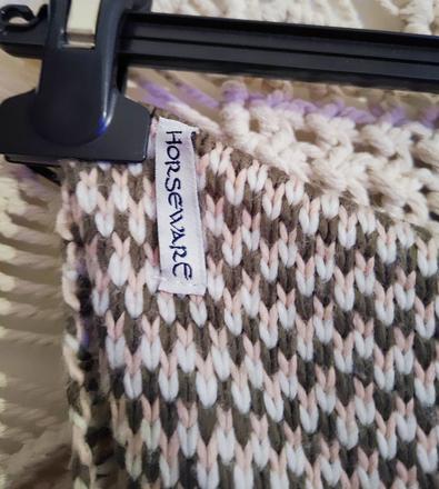 Nekonečný šál, horsefeathers