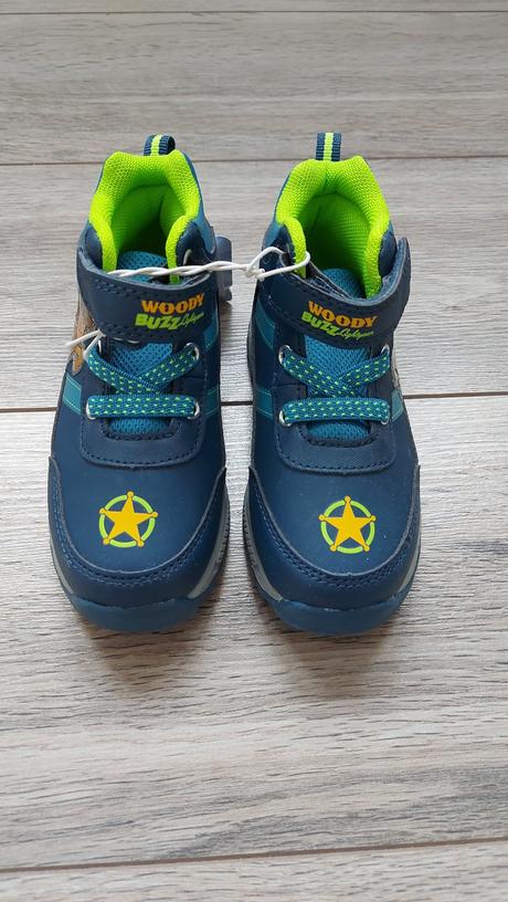 Woody buzz lightyear z ameriky, <17