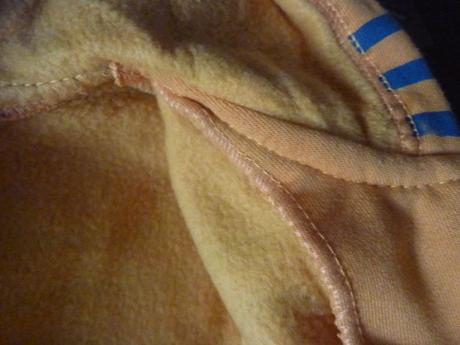 Hrubšia mikinka, 98