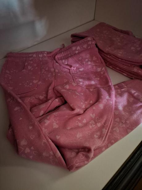 6-7 roč. tepláky, f&f,140