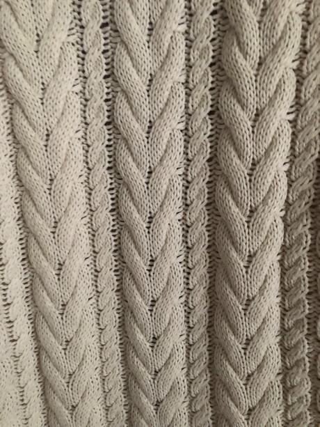 Dlhy a teply sveter s/ uni, reserved,s