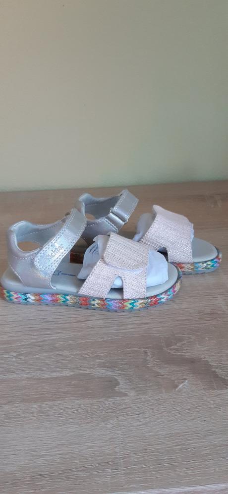 Sandálky nové, richter,25