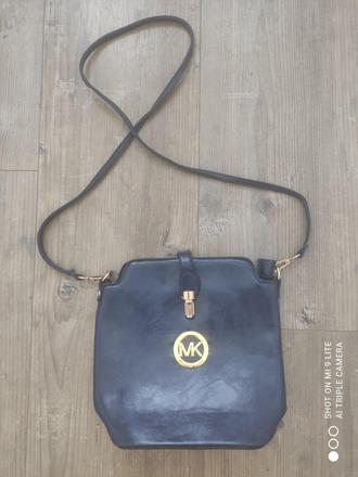 Modra kabelka crossbody, 
