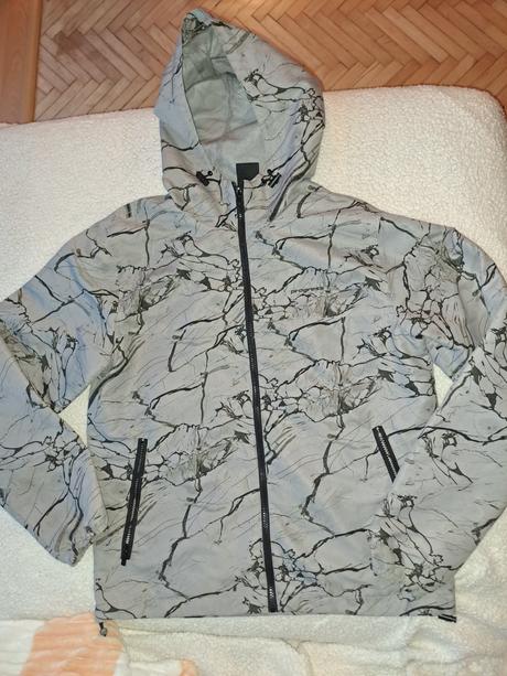 Menej nosena vetrovka cropp pre 12-14 rokov, 158