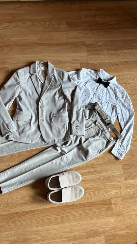 Béžový chlapčenský oblek reserved - v.140, 140