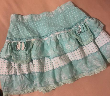 Krasna suknicka, 122