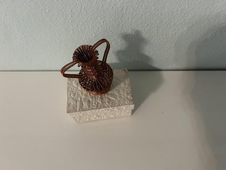 Miniatúra z medeného drôtu,