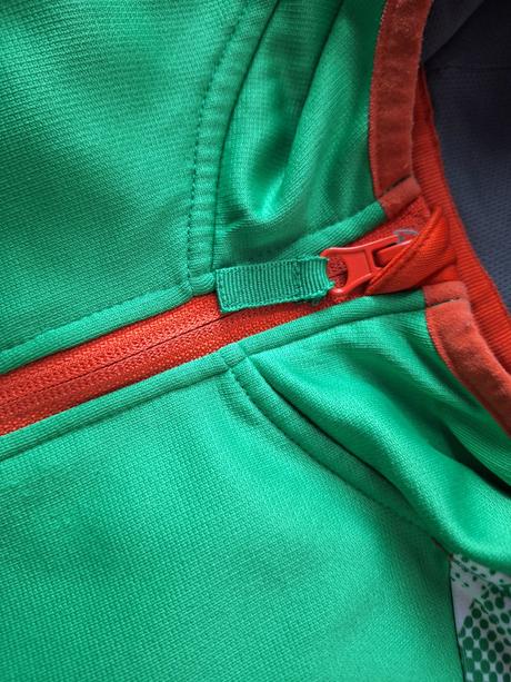 Sportova mikinka, decathlon,146