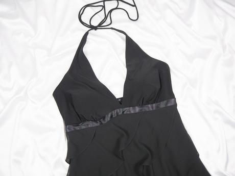 Kvalitné čierne elegantné šaty swing, 38