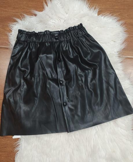 Koženkova suknička, 152