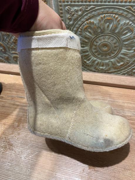 Demar gumáky, demar,24