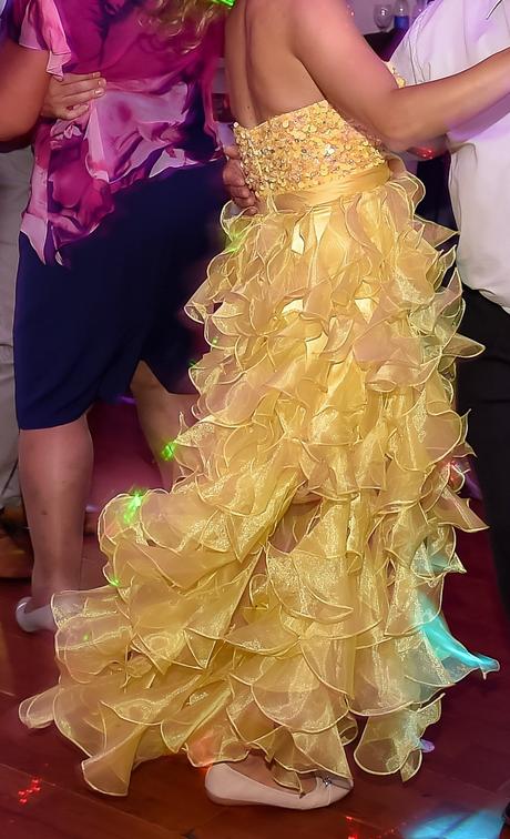 Žlté spoločenské šaty, m