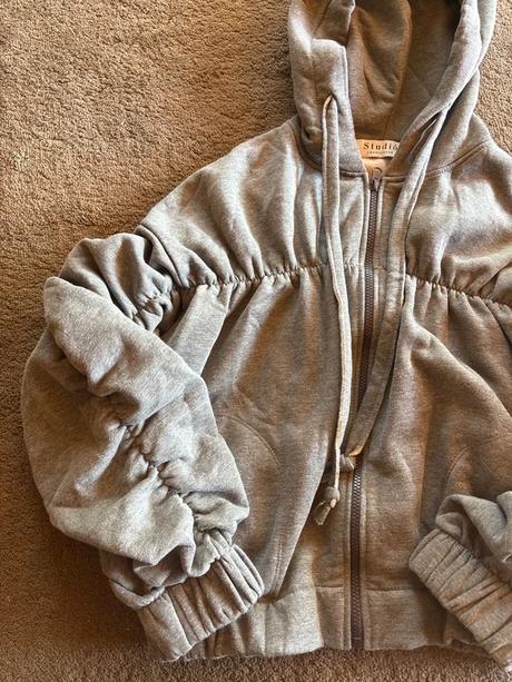 Mikina studio loungewear, 