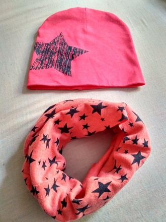 Set ciapka a nákrčník,
