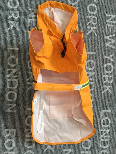 Nepremokava bunda- prsiplast  pre vacsieho psa, 