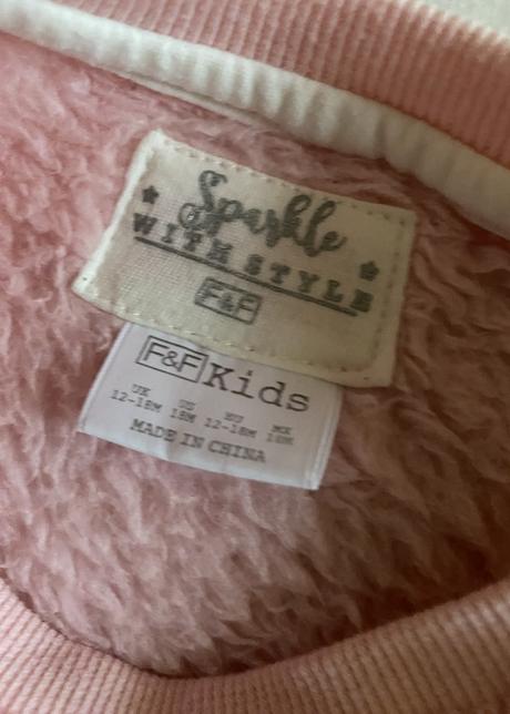 Teplá mäkká mikina s aplikáciou v. 86, f&f,86