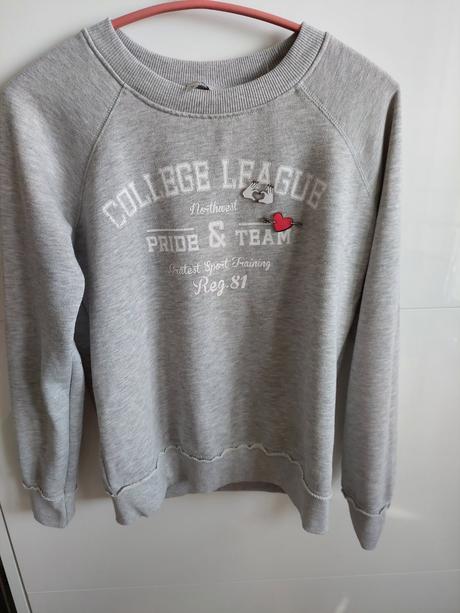 Mikinka, clockhouse,m