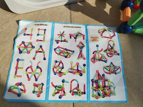 Magnetická stavebnica značky stem 142 dielov, 