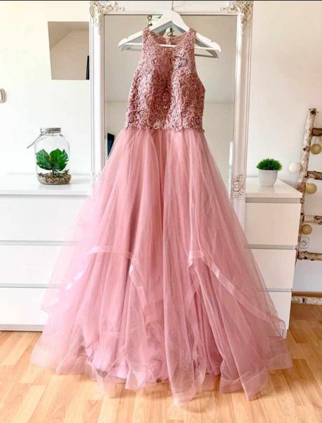 Spoločenské šaty, 38