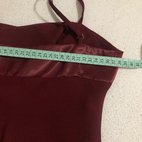 Elegantné bordové šaty, 36