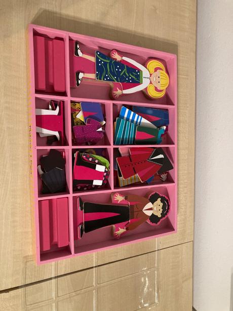 Melissa & doug magnetické obliekanie abby a emma,