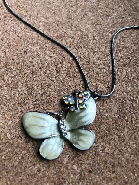 Nahrdelnik - motylik,