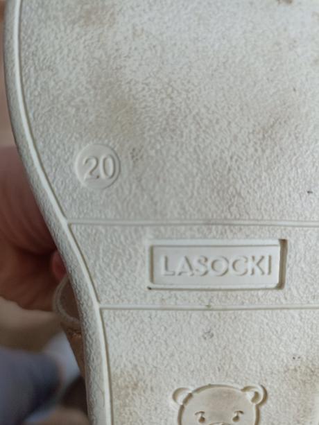 Sandálky, lasocki,20