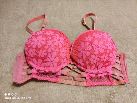 Krajková push upka, primark,75b