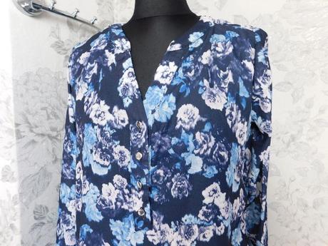 Velmi pekna bluzka, 36