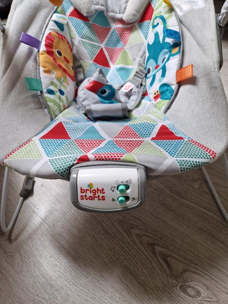 Vibrujuce kresielko bright stars, 