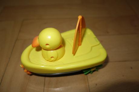 Hračky na naťahovanie na zemi, 