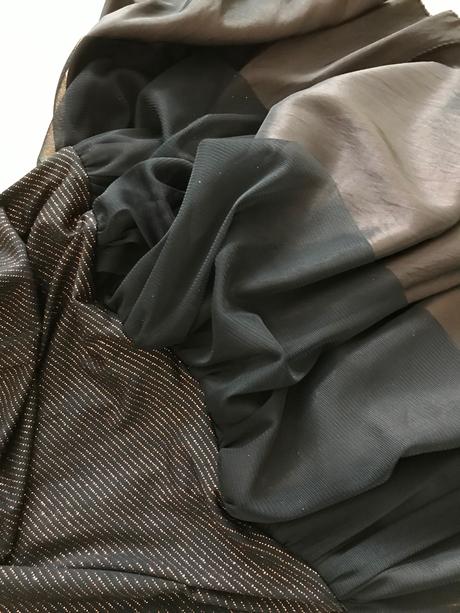 Spoločenské asymetrické šaty, s