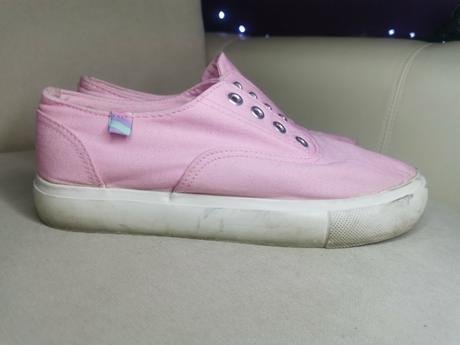 Ružové tenisky, 38