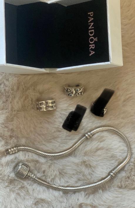 Naramok pandora, pandora