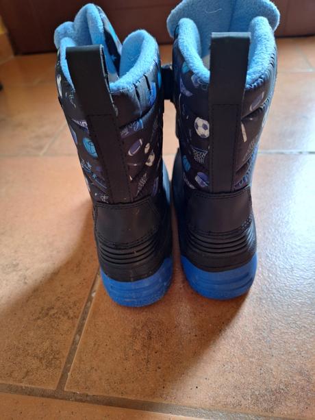 Snehule vojtylko, 34