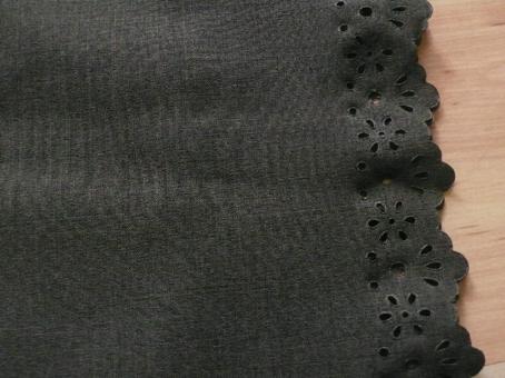 Pekná decentná sukňa, 38