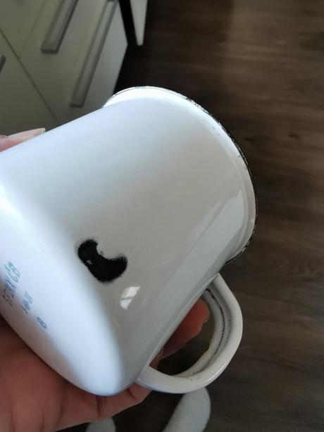 Smaltovaný hrnček, 