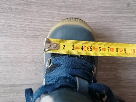 Modré kotnicky, baťa,24