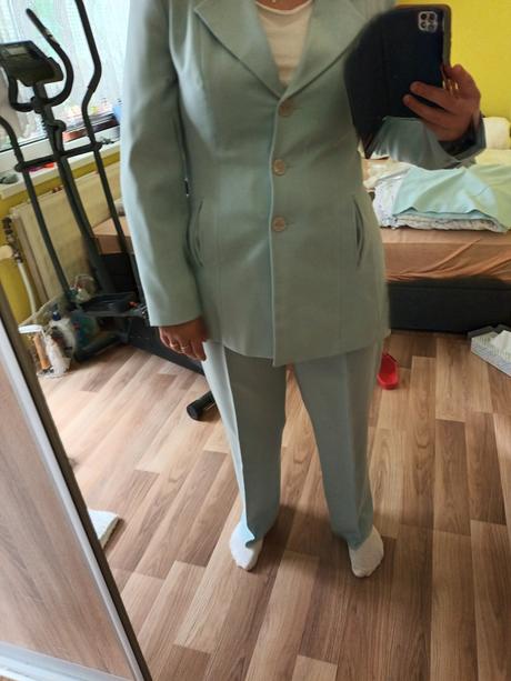 Kostym 3 kombinacia, 42