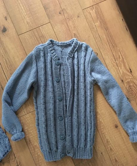 Svetrik cca 10-12 rokov,rucna praca nenoseny, 140 / 146 / 152