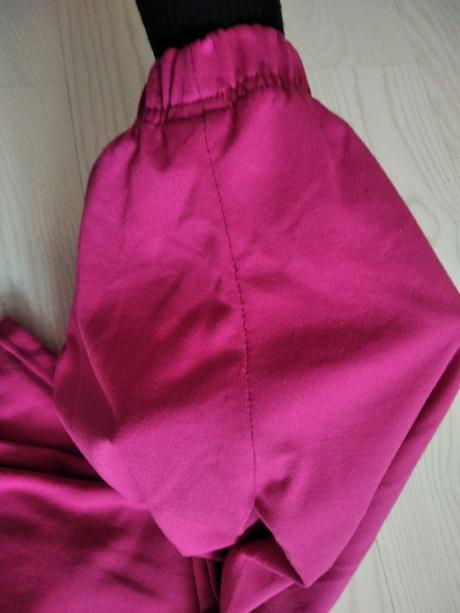 Ružové tepláky, 140