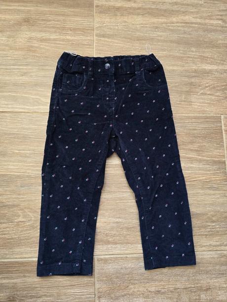 Nohavice č.92, baby club,92